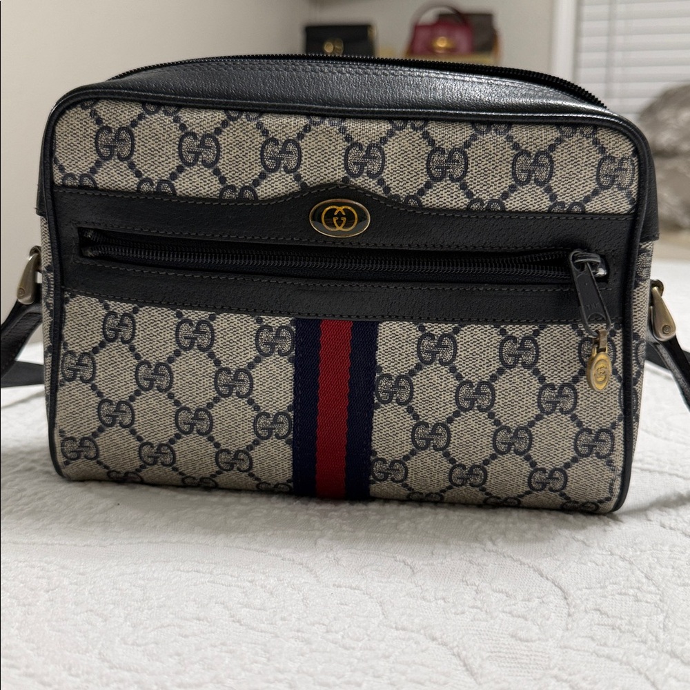 Authentic Gucci Supreme Sherry Line Bag
